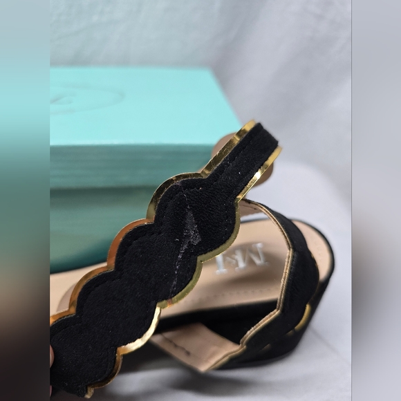 M&L black and gold heels- New in box- Size 7.5 womens - Picture 5 of 7